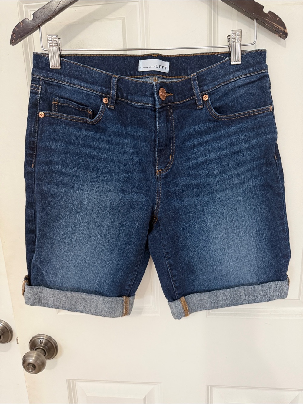 LOFT Women's Dark Blue Boyfriend Denim Shorts size 8 inseam 7 inches